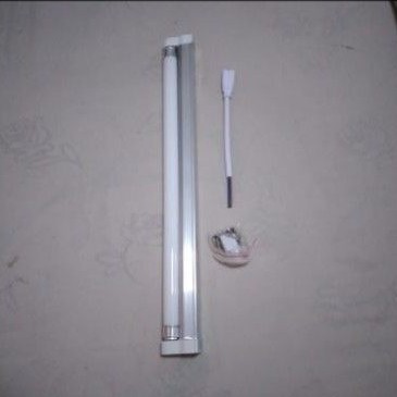 Lampu TL Putih T5 8W + kap (30cm)