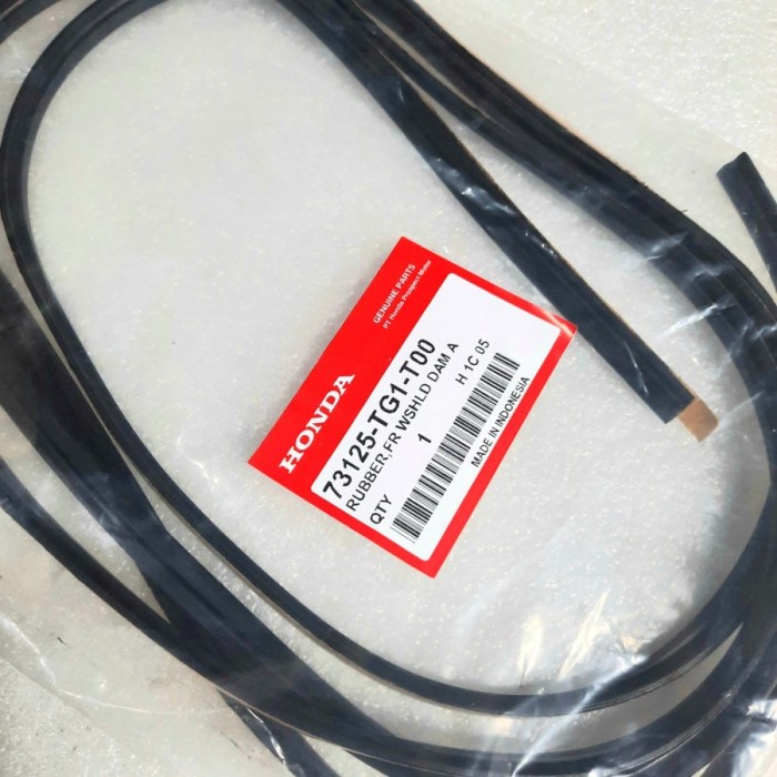 Karet kaca besar depan mobil Honda Brio