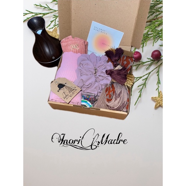 

HAMPERS COSTUM / HAMPERS HIJAB / PAKET HIJAB / KADO