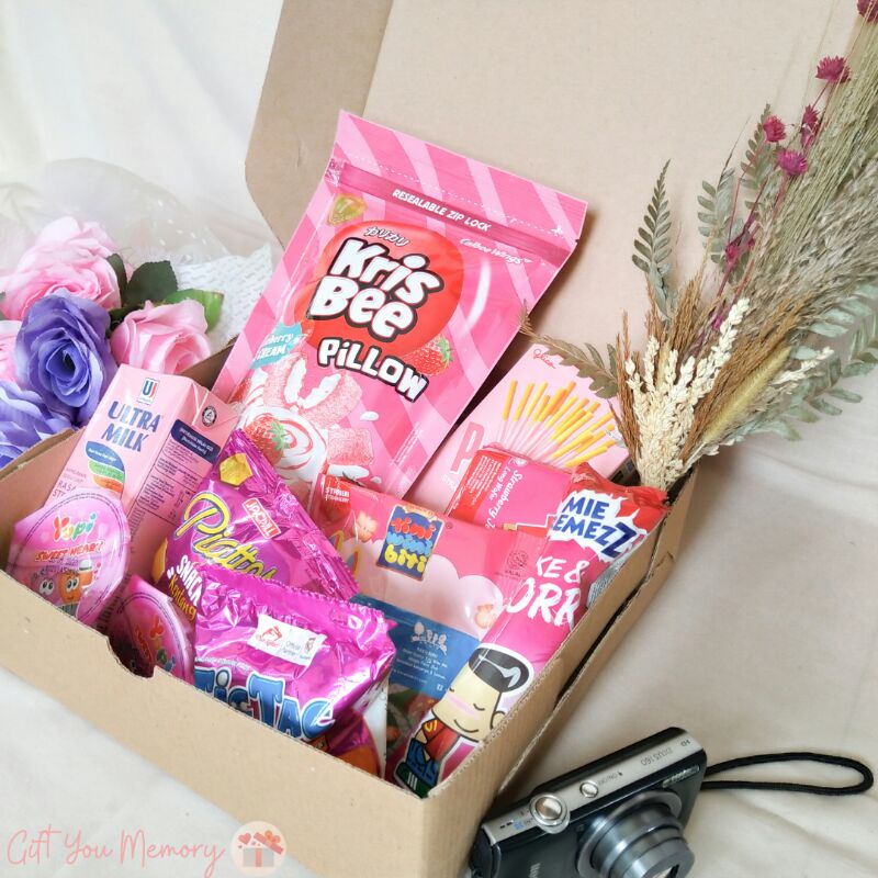 

Gift Snack Box by giftyou.memory (Third Spring)