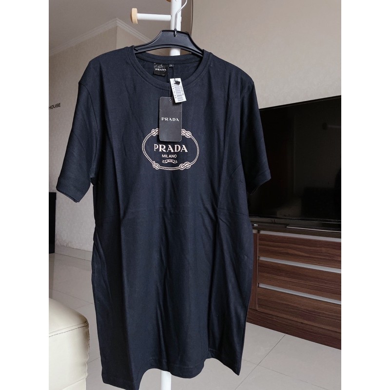 KAOS BAJU KAOS OBLONG TSHIRT COWOK PRIA FREE JAM  BELI 2 PRADA PREMIUM ORIGINAL DISTRO TERMURAH  L