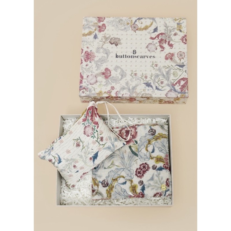 THE ROYALE HAMPERS BUTTONSCARVES