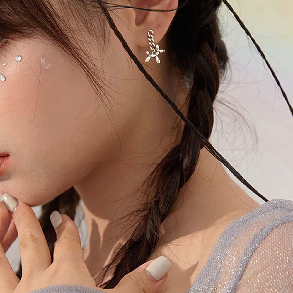 [Elegan] Anting Anjing Pesona Temperamen Liontin Anjing Fashion Perhiasan Warna Perak Berbentuk Anjing Gaya Korea Ear Studs