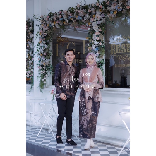 KHANSABATIK READY JUMBO XXL! BATIK COUPLE KEBAYA MODERN WISUDA LAMARAN TUNANGAN BATIK BRUKAT TERBARU BROKAT KOMBINASI VEKVET MUTIARA PAYET TILLE LAYER BAGIAN DEPAN MEWAH MURAH BAJU COUPLE KONDANGAN SARIMBIT WISUDA KEKINIAN 2023