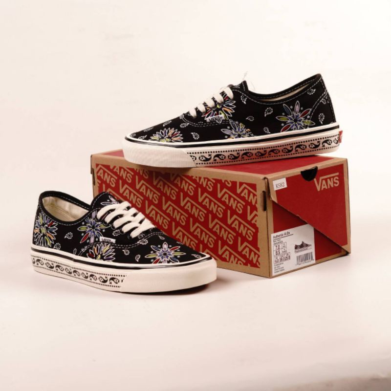 Vans Authentic 36 DX Anaheim Factory Paisley Black