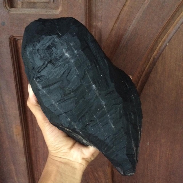 Bongkahan Kayu Gahru Hitam Asli Kalimantan 04