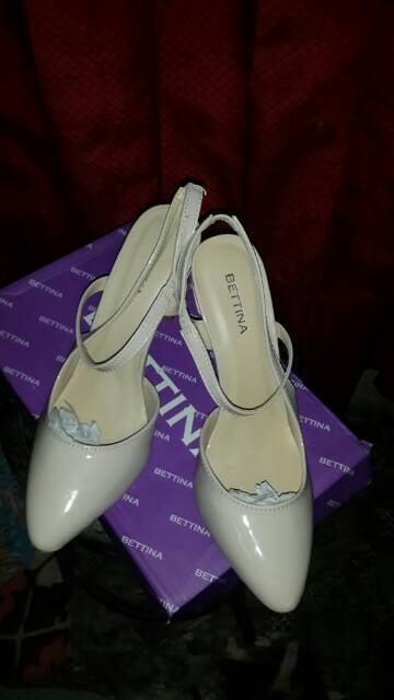 Bettina naya heels