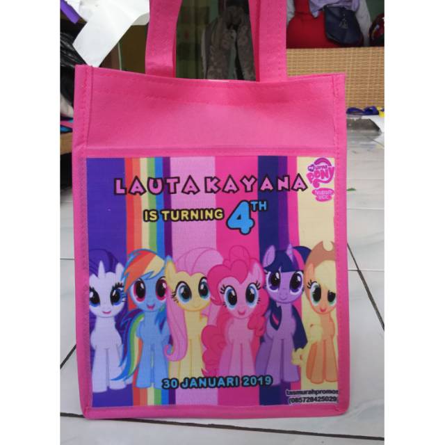 

Jual Tas Souvenir Ulang Tahun Anak Murah Model Kantong