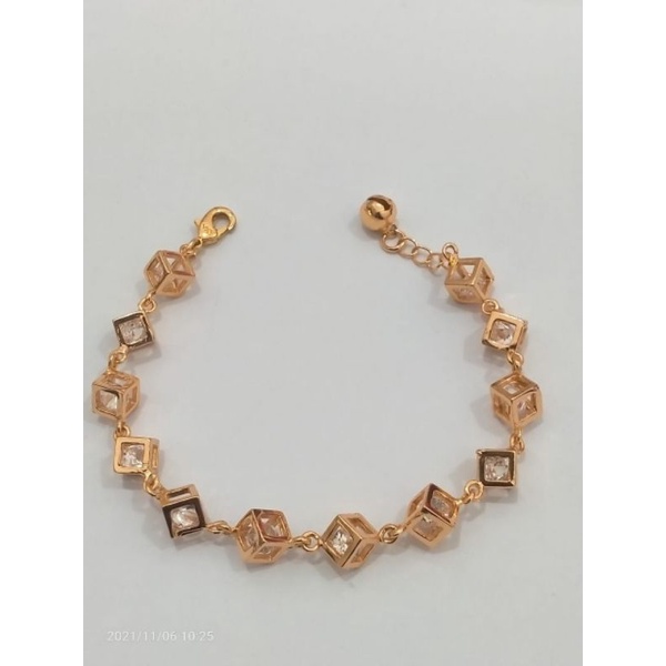 gelang cuping model kotak mata putih