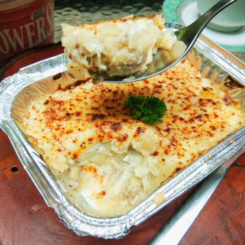 

CREAMY POTATO AU GRATIN - Baked Mashed Potato with Creamy Beef Sauce