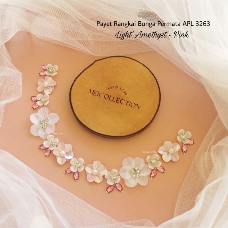 Payet leher mutiara permata bunga 3D APL 3263 warna light amethyst pink white doff