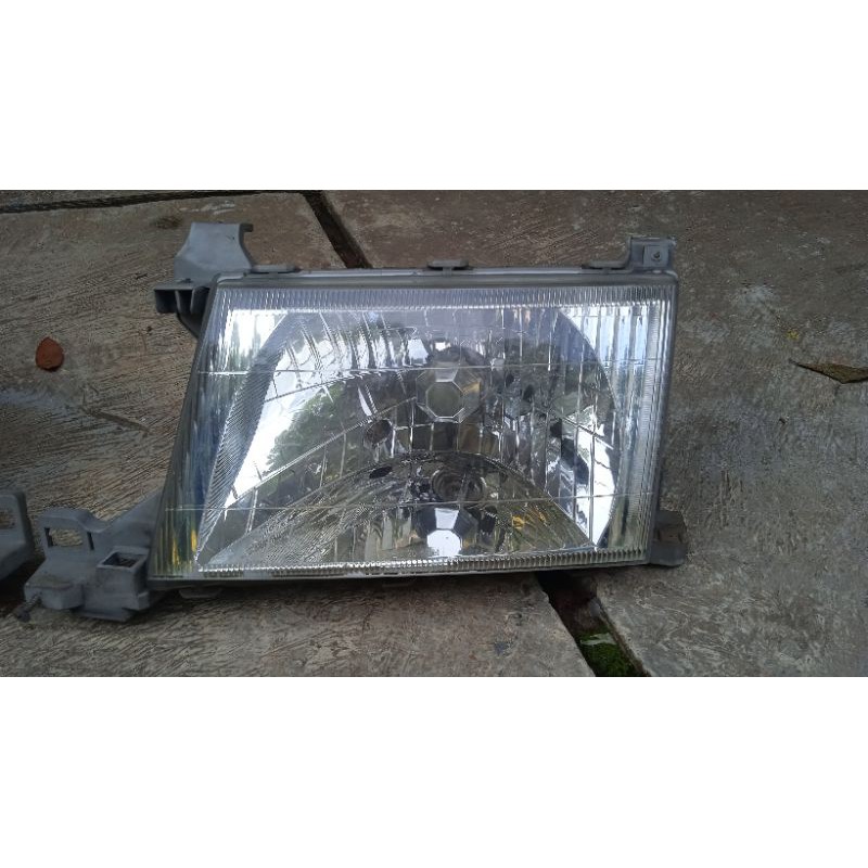 lampu kijang LGX 2000 merk tyc