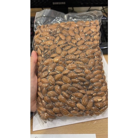 

Kacang Almond Panggang Renyah