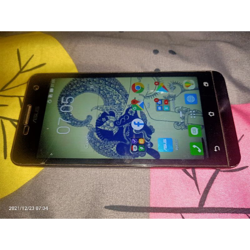 HP Bekas Murah Asus Zenfone 5 Minus LCD TC retak. masih tampil sentuh normal