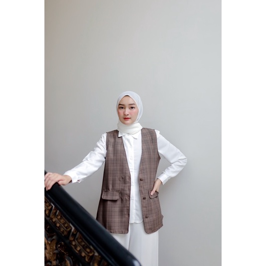 COZY BASIC (Kemeja Ld 106, Vest Ld 96 bisa dilepas pasang)