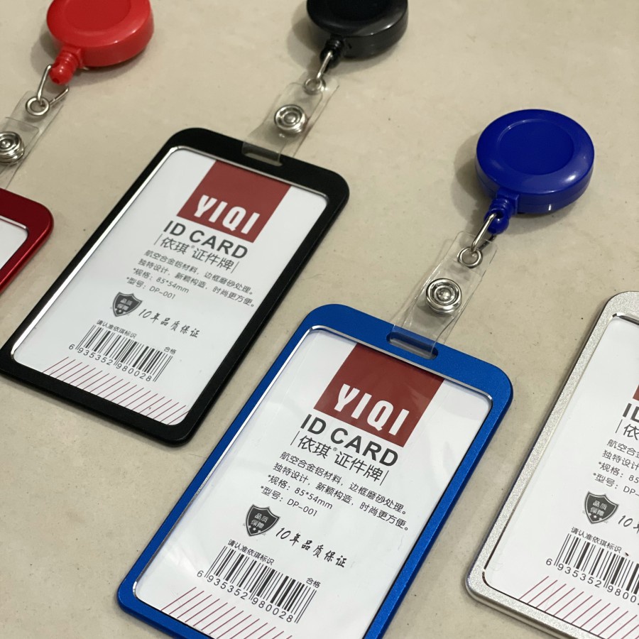 

Tempat Id card name tag Casing ID Card Case Alumunium Besi Dengan Yoyo 1 Set Warna RB9