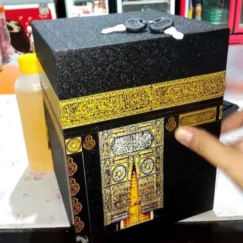 Celengan Ka'bah Besar Pakai Kunci Celengan Kunci Celengan Kayu Unik