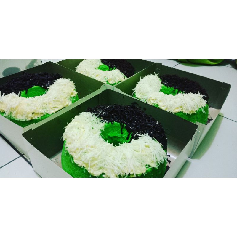 

bolu pandan toping keju coklat