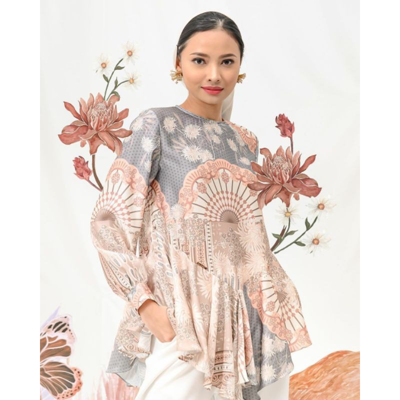 Wearing Klamby - Kyra Blouse