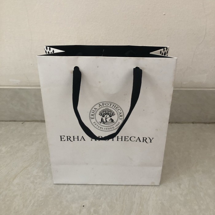 

BISA BAYAR DITEMPAT Paper bag Erha Apothecary original authentic/tas kertas/paperbag