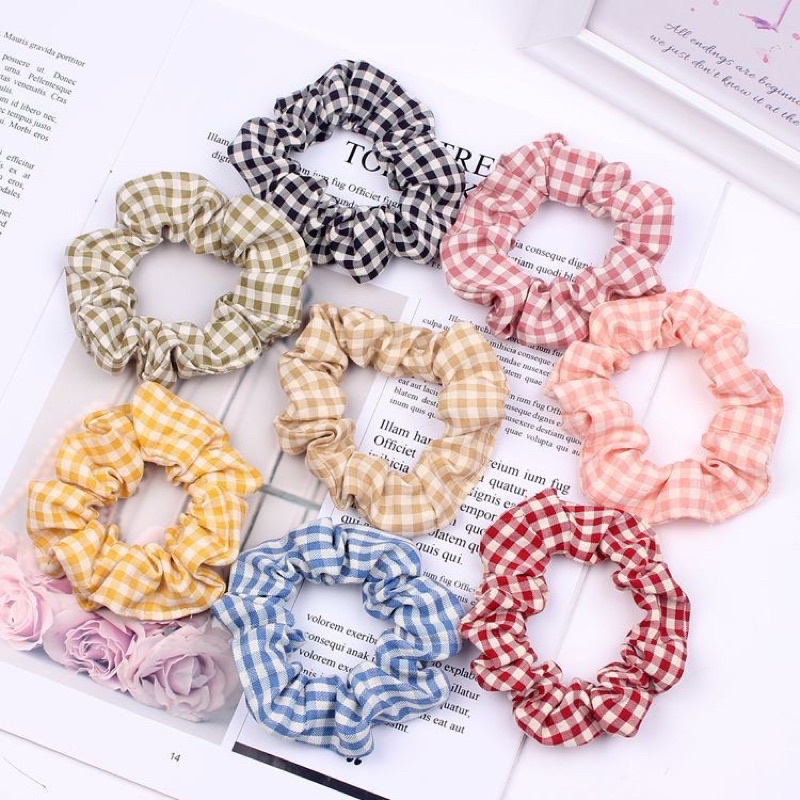 Ikat Rambut Scrunchie Elastis Motif Kotak-Kotak / Ikat Rambut Ponytail Elastis Bahan Satin (VC)