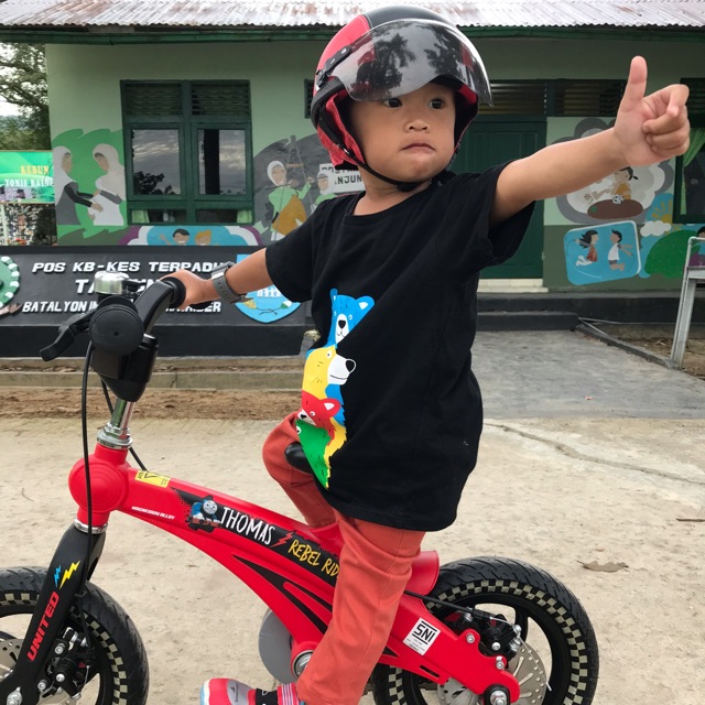 agoestien_handadjani