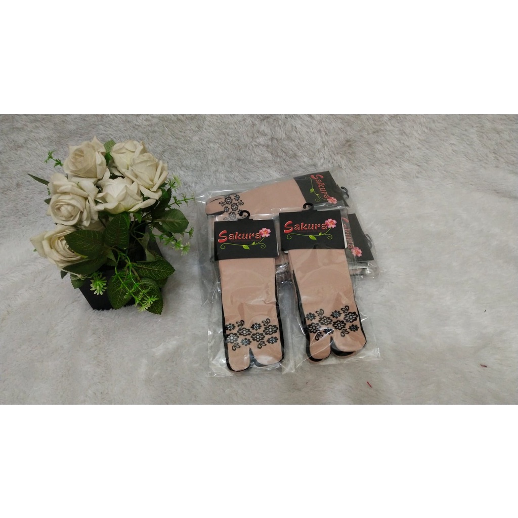 KAOS KAKI SAKURA JEMPOL MOTIF