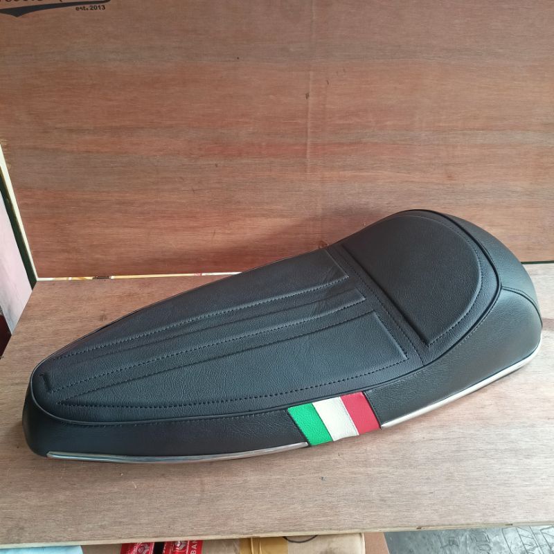 Jok vespa racing caferacer lis crome super sprint bajaj