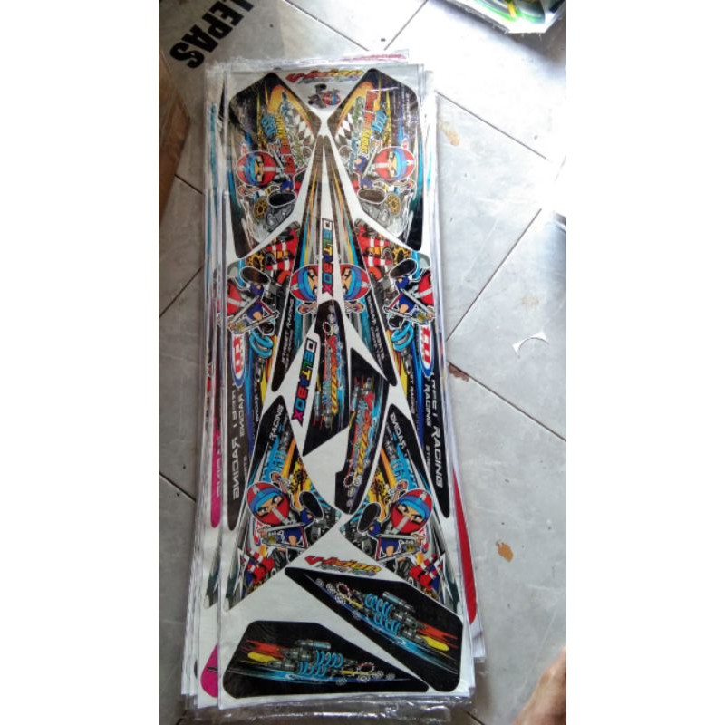 (COD)Les Sticker striping Variasi Yamaha Vixion old/Lama motif racing