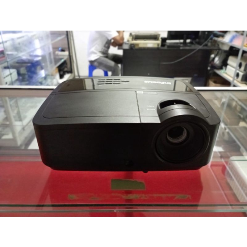 Proyektor inFocus in124a. 3500 lumens mantap