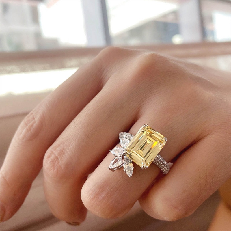 Fancyqube Cincin Cubic Zirconia Bentuk Persegi Warna Kuning Untuk Wanita