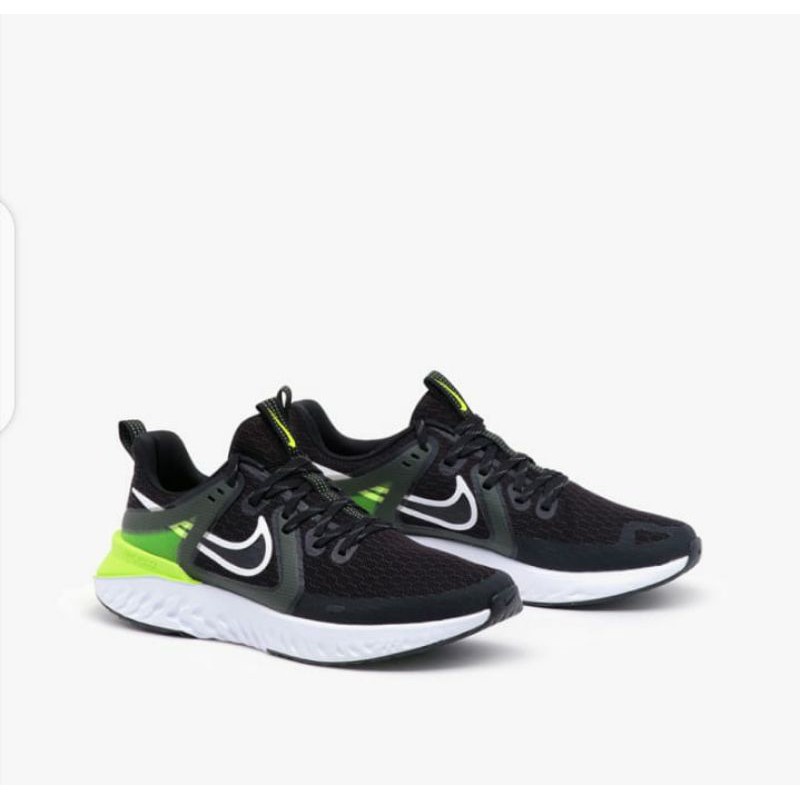 nike men's legend react