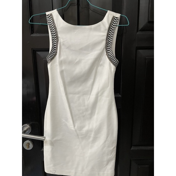 dress zara S warna putih ada zipper di bag blakang fit to 48  kgs