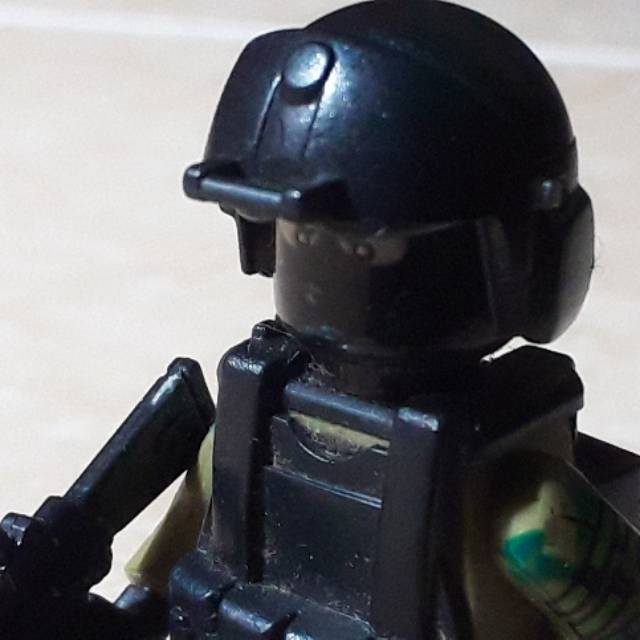 Mainan lego orang murah,,karakter perang....lengkap dengan senjata dan amunisi.....