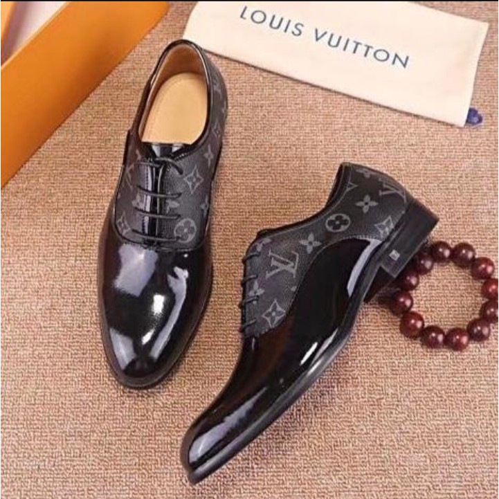 Sepatu Sneakers Louis Vuitton Original Model Terbaru