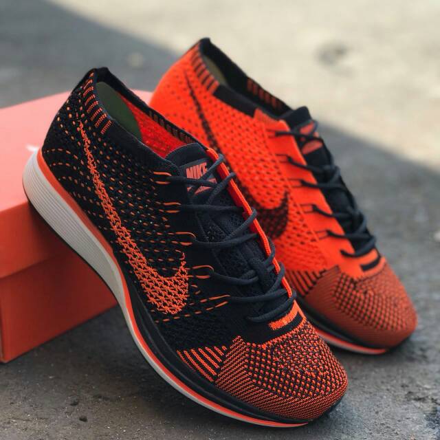 Nike Flyknit Racer Running Black/Orange