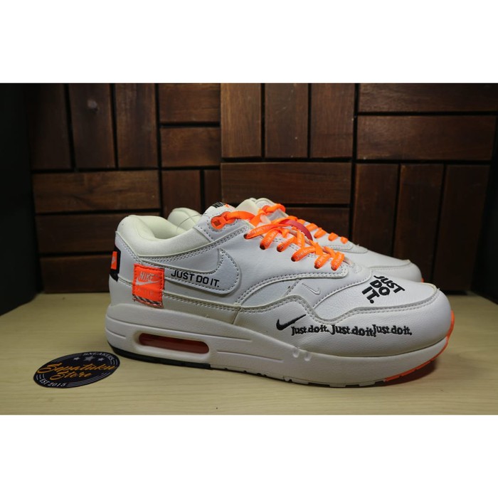 air max 1 white orange
