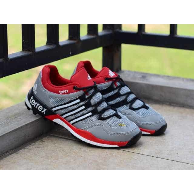 SEPATU PRIA SNEAKERS ADIDAS TERREX BOOST HITAM MERAH