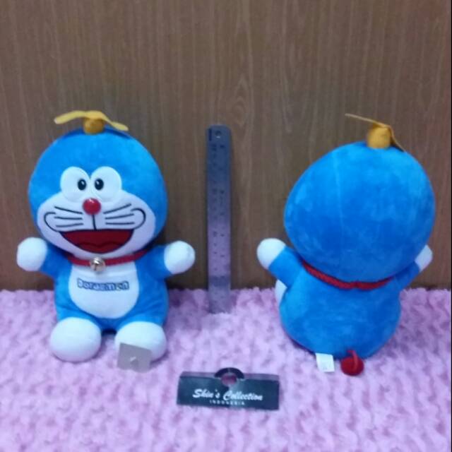 Boneka halus kecil baling doraemon