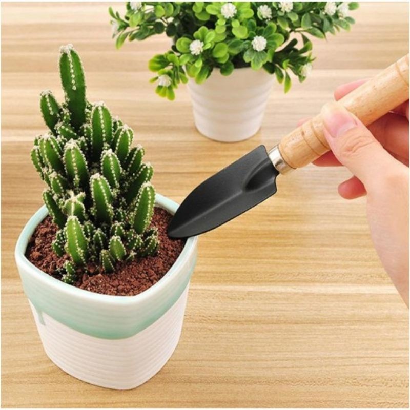 Set Berkebun Mini 3 IN 1 (Sekop, Garpu, Cangkul) . ALAT BERKEBUN SEKOP GARUKAN MINI 3 IN 1(SM-3)