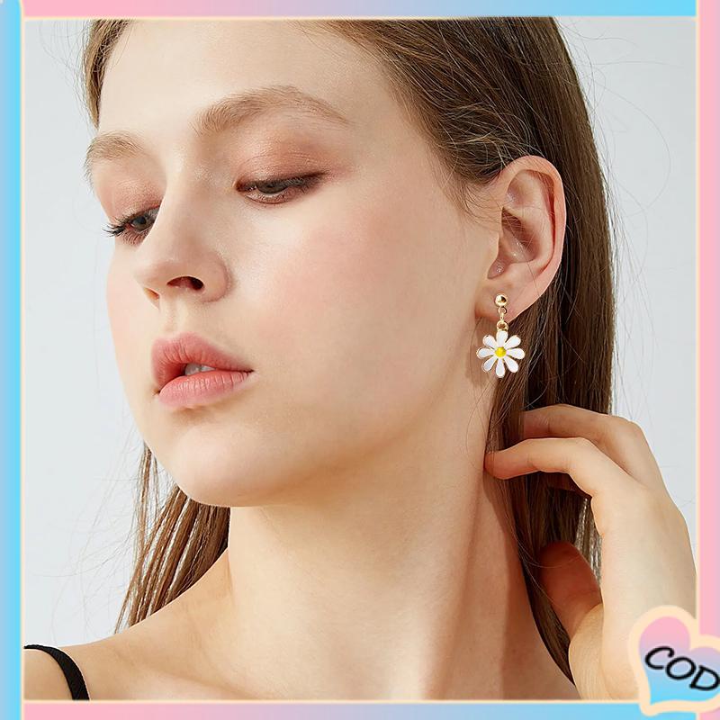 COD❤️925 Silver Daisy Earrings Fashion Anting Pejantan Bunga Matahari Manis Segar-A.one