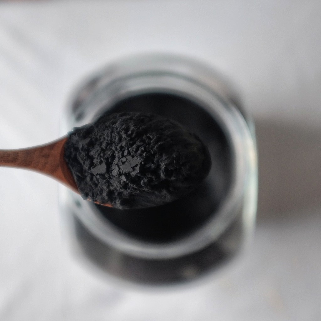 

activated black charcoal 100 gram