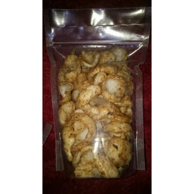 

keripik usus, krupuk tenggiri, ulet-uletan, dan krupuk glopot