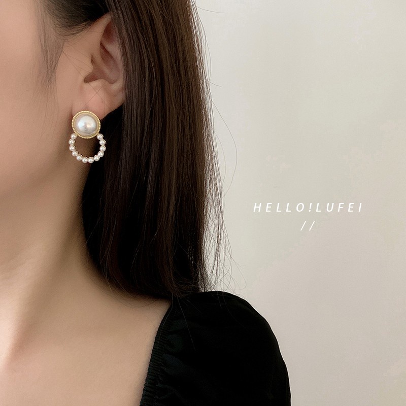 Anting Mutiara Wanita / Pearl Hoop Earrings/ Anting Tusuk/ Aksesoris Giwang Murah / Anting Mutiara Mode Retro Korean Anting Drop Bola Mutiara Dasar Anting Tindik Sederhana