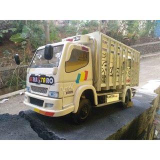 Miniatur Truk Canter Sekar Taro bahan pvc Bisa Oleng 