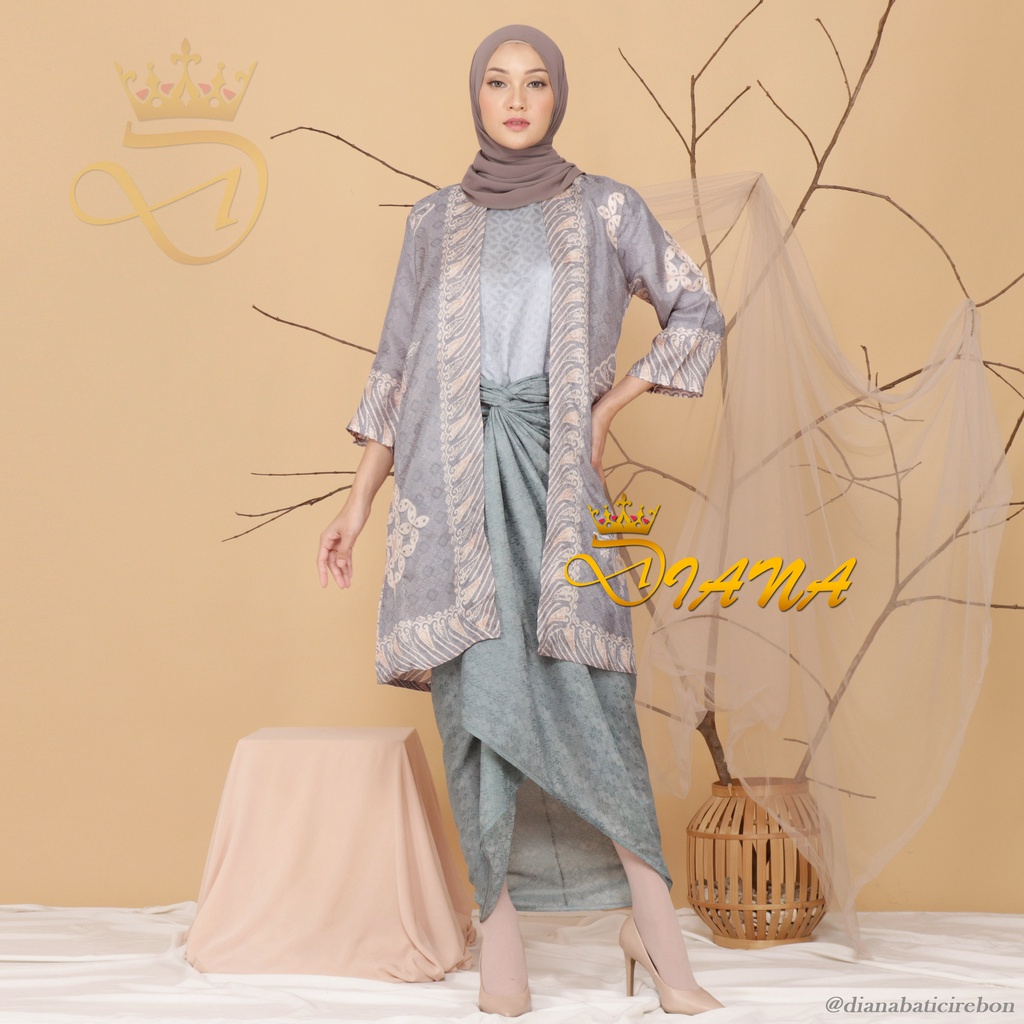 OUTER BELLA by Diana Batik