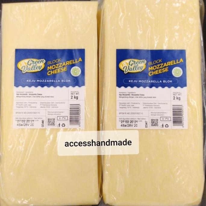 

BISA BAYAR DITEMPAT Mozzarella Cheese block Green Valley mozzarela mozarella keju import