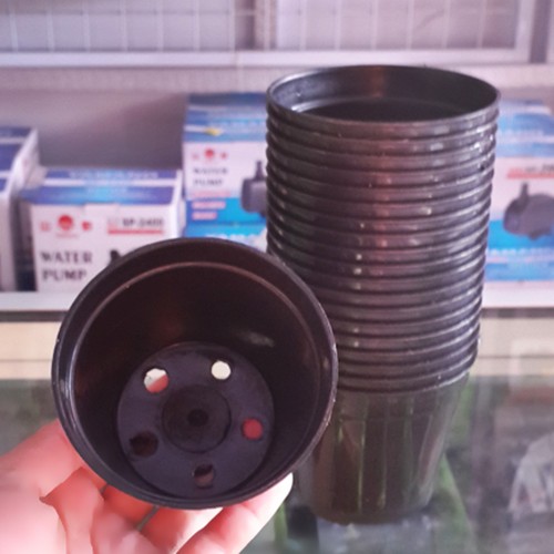 Pot Bunga / Tanaman Plastik Hitam 8 cm