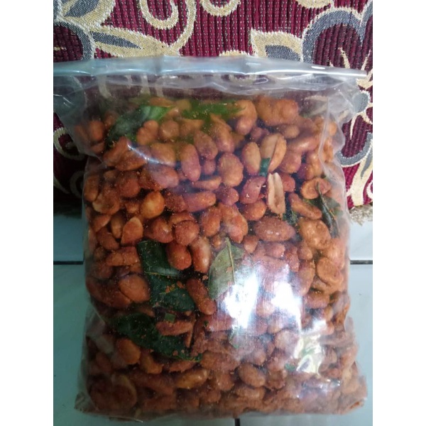 

Kacang gawil rasa pedas daun jeruk harga grosir 1kg