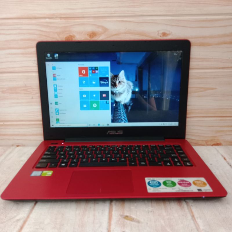 laptop asus A456URK i5-7200 Ram 4 GB hdd 1 TB second nvidia 930MX